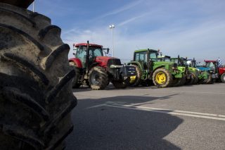 agrotes tracter